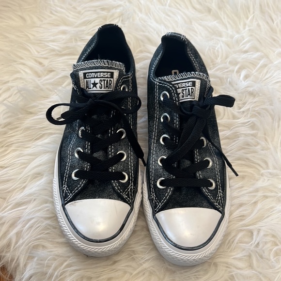 Women’s black converse - Picture 1 of 6